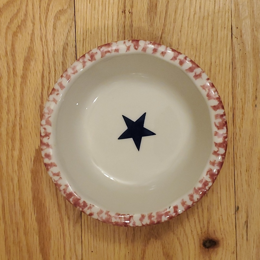 Gerald Henn Workshops Red Trim / Blue Stars Sponge Ware